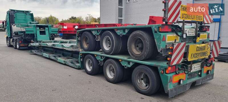 Низкорамна платформа Goldhofer STZ 2008 в Києві