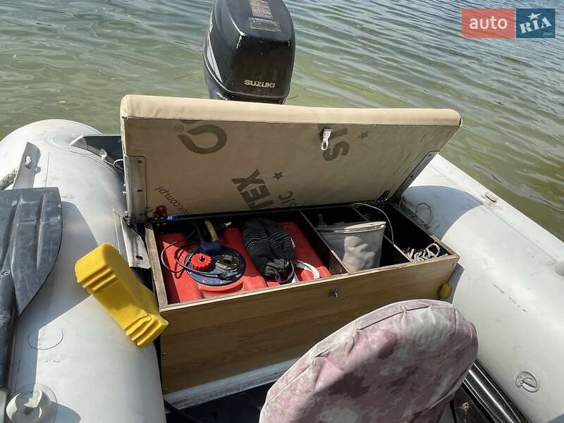 Човен GRAND Ranger 2011 в Кам'янець-Подільському