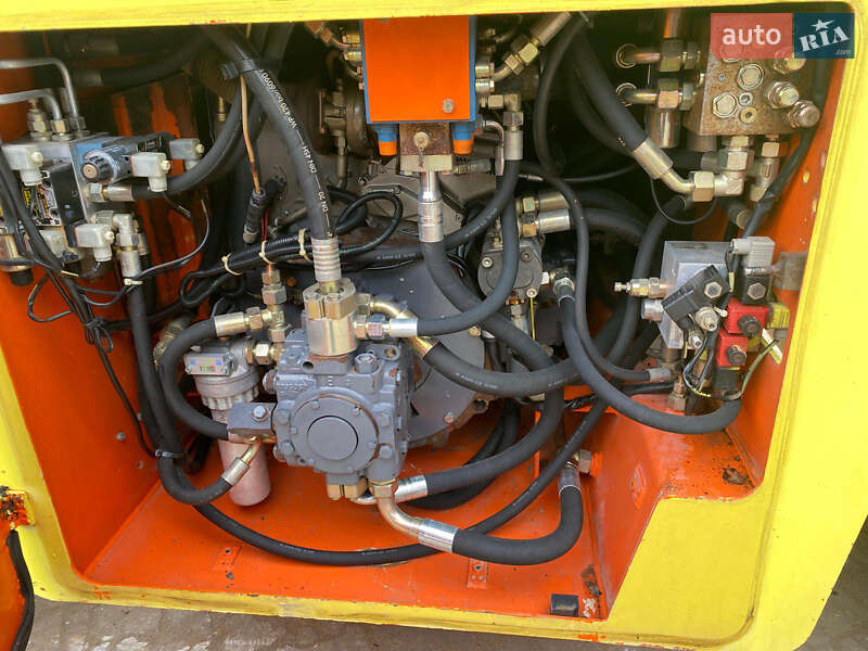 Дорожній каток Hamm DV 90VO 2006 в Львові