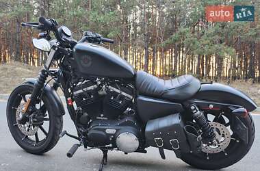 Мотоцикл Чоппер Harley-Davidson 883 Iron 2022 в 