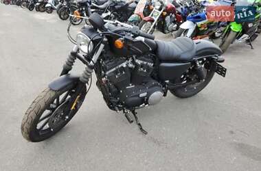 Мотоцикл Чоппер Harley-Davidson 883 Iron 2022 в 