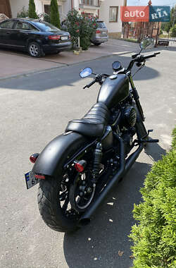 Мотоцикл Чоппер Harley-Davidson 883 Iron 2016 в 