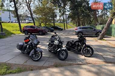 Мотоцикл Чоппер Harley-Davidson 883 Iron 2022 в 