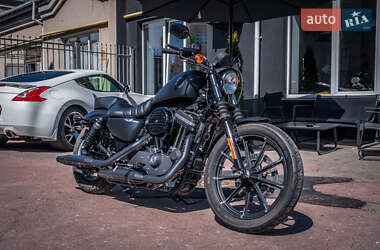 Мотоцикл Круізер Harley-Davidson 883 Iron 2019 в 