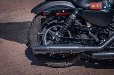Мотоцикл Круізер Harley-Davidson 883 Iron 2019 в 