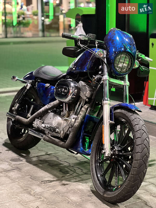 Мотоцикл Круизер Harley-Davidson 883 Iron 2001 в 