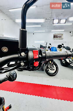 Мотоцикл Чоппер Harley-Davidson 883 Iron 2024 в 