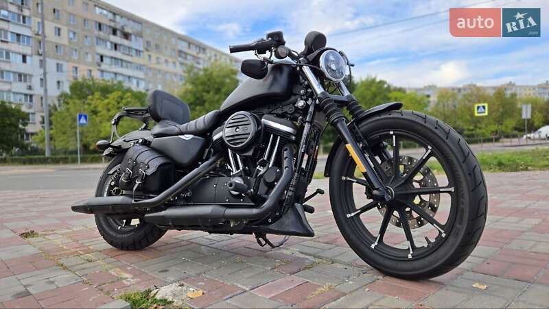 Мотоцикл Чоппер Harley-Davidson 883 Iron 2022 в 