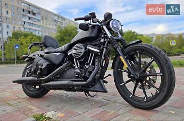 Мотоцикл Чоппер Harley-Davidson 883 Iron 2022 в 