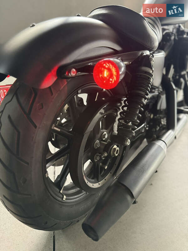 Боббер Harley-Davidson 883 Iron 2022 в Ровно