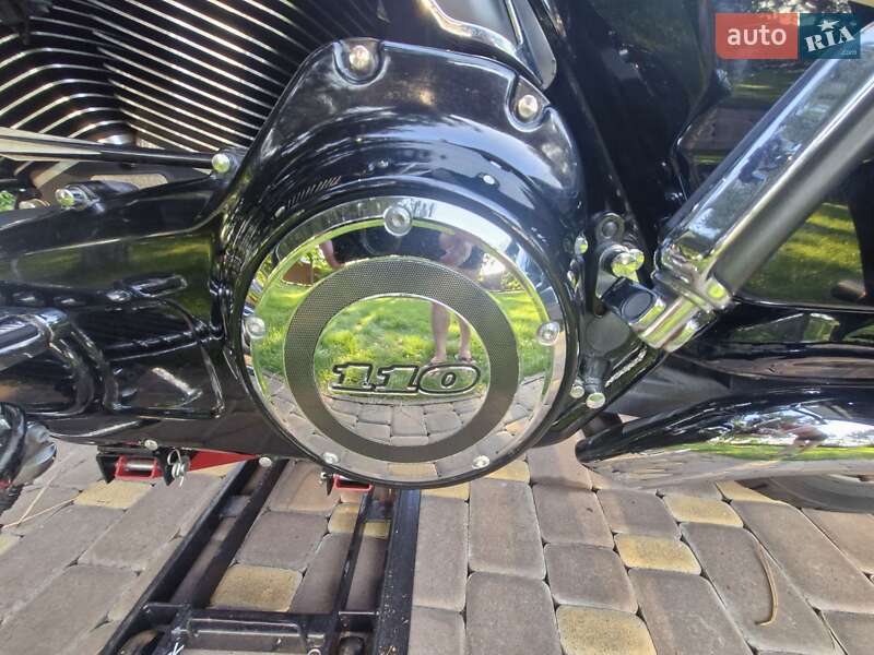 Мотоцикл Круизер Harley-Davidson CVO Road Glide 2012 в Киеве фото 13 Мотоцикл Круизер Harley-Davidson CVO Road Glide 2012 в Киеве