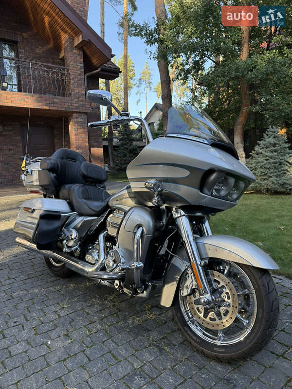 Мотоцикл Круизер Harley-Davidson CVO Road Glide 2016 в Киеве
