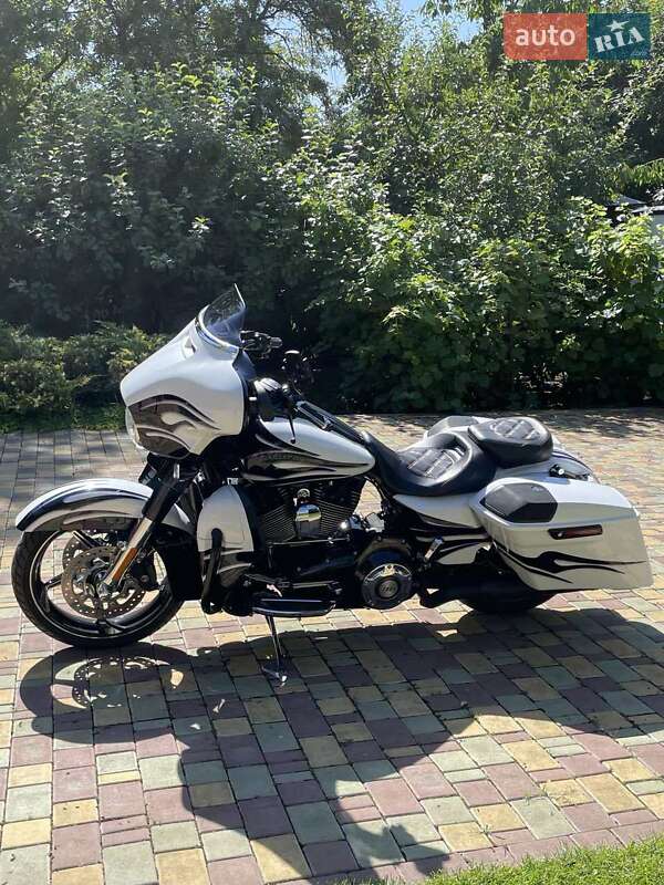 Мотоцикл Туризм Harley-Davidson CVO Street Glide 2016 в Харкові