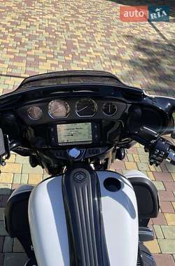 Мотоцикл Туризм Harley-Davidson CVO Street Glide 2016 в 