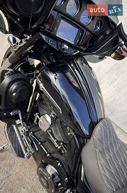 Мотоцикл Чоппер Harley-Davidson CVO Street Glide 2016 в 
