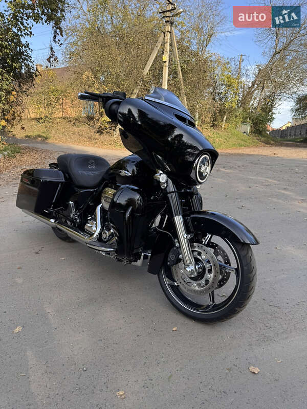 Мотоцикл Круізер Harley-Davidson CVO Street Glide 2016 в Рівному фото 4 Мотоцикл Круізер Harley-Davidson CVO Street Glide 2016 в Рівному