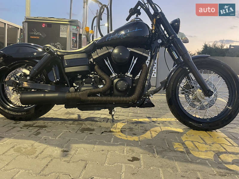 Боббер Harley-Davidson Dyna 2011 в Святопетровское
