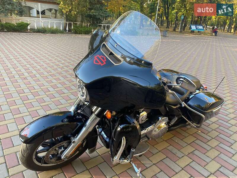 Мотоцикл Круизер Harley-Davidson Electra Glide 2015 в Краматорске