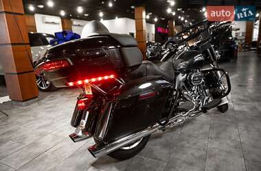 Мотоцикл Кастом Harley-Davidson FLHTCU Ultra Classic Electra Glide 2018 в 