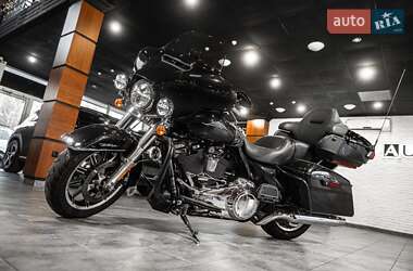 Мотоцикл Кастом Harley-Davidson FLHTCU Ultra Classic Electra Glide 2018 в 