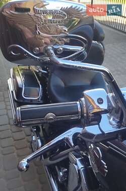 Мотоцикл Туризм Harley-Davidson FLHTCUI 2006 в 