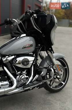 Мотоцикл Туризм Harley-Davidson FLHX 2024 в  фото 6 Мотоцикл Туризм Harley-Davidson FLHX 2024 в