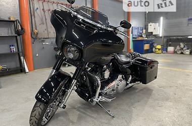 Мотоцикл Круизер Harley-Davidson FLHXS 2014 в Киеве