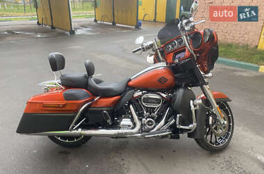 Мотоцикл Круизер Harley-Davidson FLHXSE 2018 в  фото 10 Мотоцикл Круизер Harley-Davidson FLHXSE 2018 в