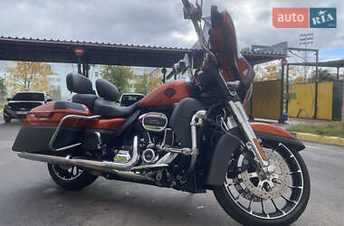 Мотоцикл Круизер Harley-Davidson FLHXSE 2018 в  фото 13 Мотоцикл Круизер Harley-Davidson FLHXSE 2018 в