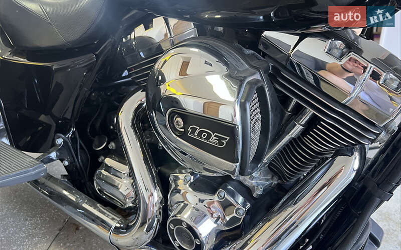 Трайк Harley-Davidson FLRT 2015 в Коломые фото 11 Трайк Harley-Davidson FLRT 2015 в Коломые