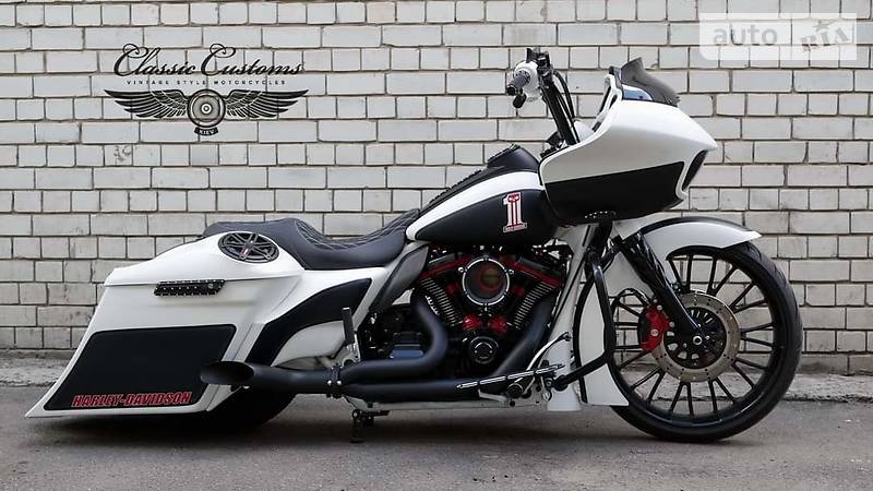 Мотоцикл Кастом Harley-Davidson Road Glide 2017 в 