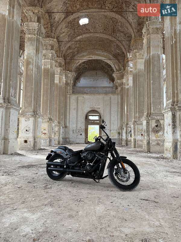 Боббер Harley-Davidson Street Bob 2017 в Одесі фото Боббер Harley-Davidson Street Bob 2017 в Одесі