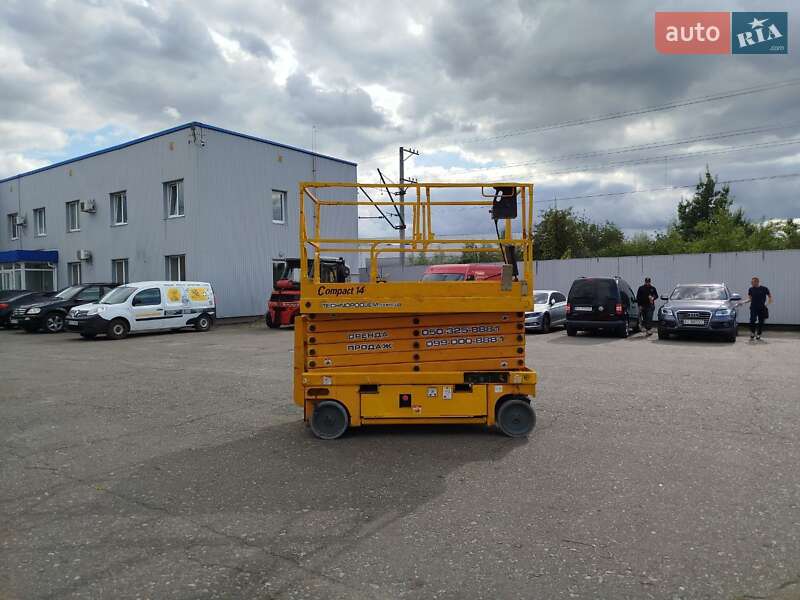Ножничный подъемник Haulotte Compact 2010 в Киеве фото 3 Ножничный подъемник Haulotte Compact 2010 в Киеве