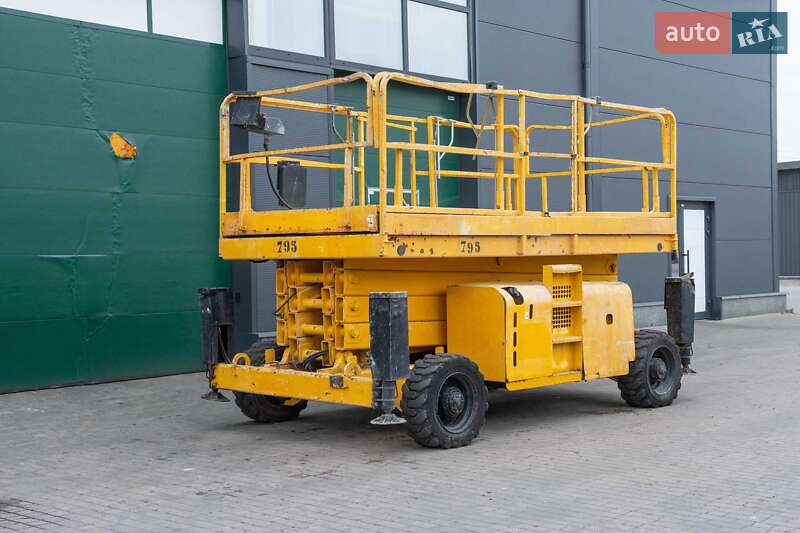 Ножничный подъемник Haulotte H 2006 в Житомире