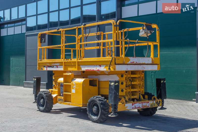 Ножничный подъемник Haulotte H 2008 в Житомире