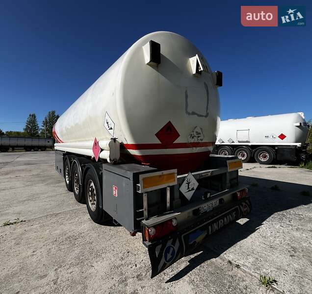 Цистерна полуприцеп Hendricks Goch 2003 в Львове