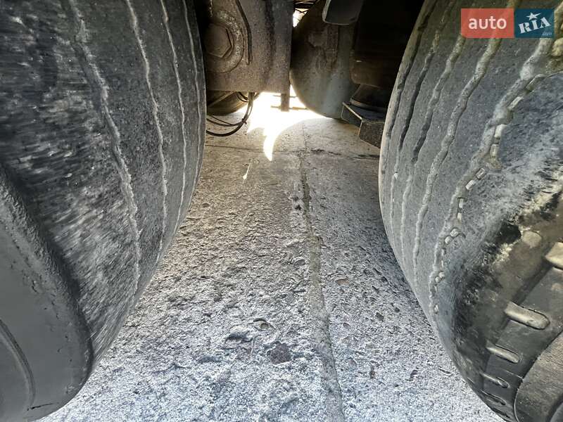 Цистерна полуприцеп Hendricks Goch 2003 в Львове