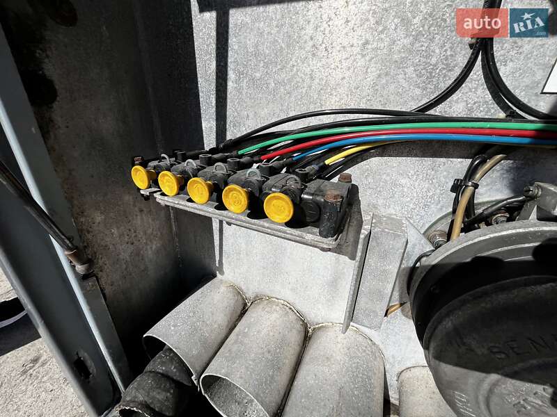 Цистерна полуприцеп Hendricks Goch 2003 в Львове