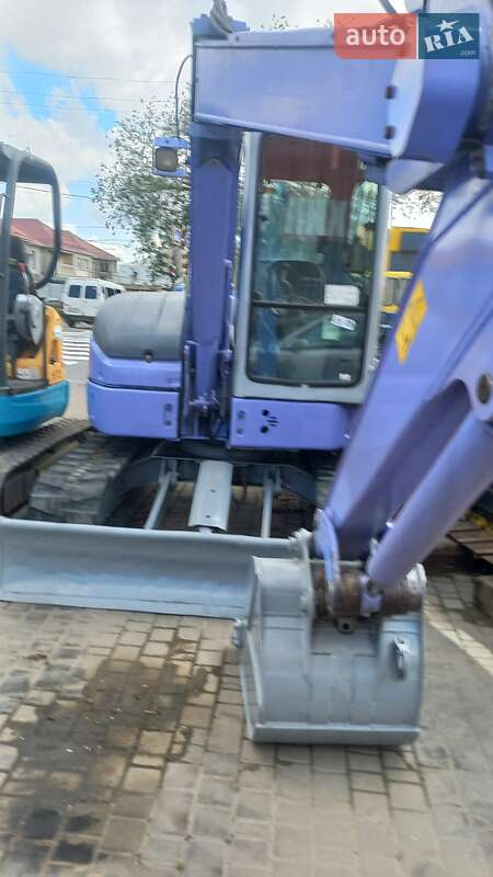 Гусеничний екскаватор Hitachi EX 2001 в Одесі
