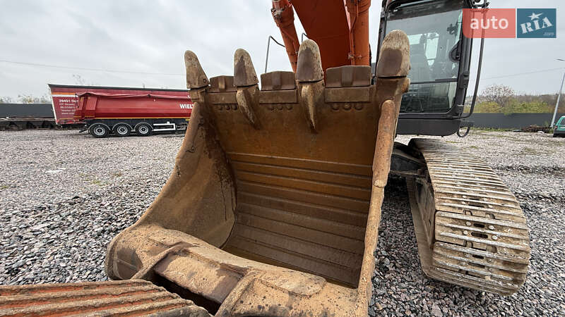 Гусеничный экскаватор Hitachi ZAXIS 2015 в Киеве