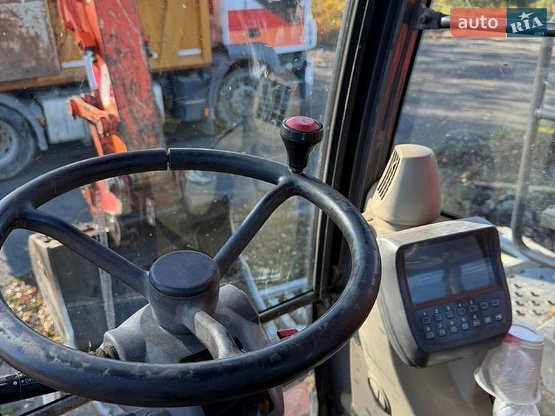Колісний екскаватор Hitachi ZAXIS 2008 в Долині