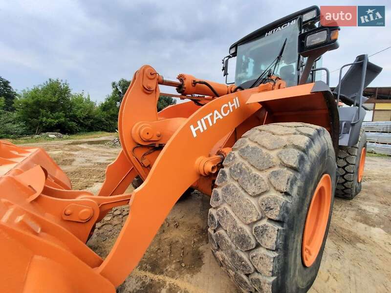 Фронтальный погрузчик Hitachi ZW 2006 в Луцке