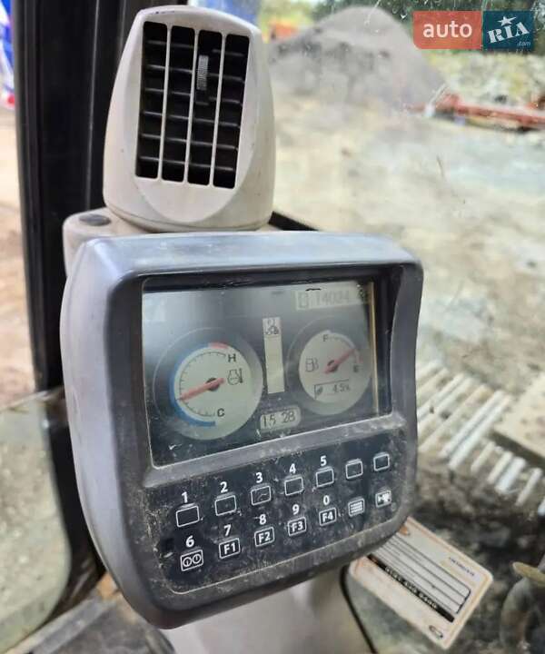 Гусеничный экскаватор Hitachi ZX 210LC-5B 2011 в Киеве фото 9 Гусеничный экскаватор Hitachi ZX 210LC-5B 2011 в Киеве