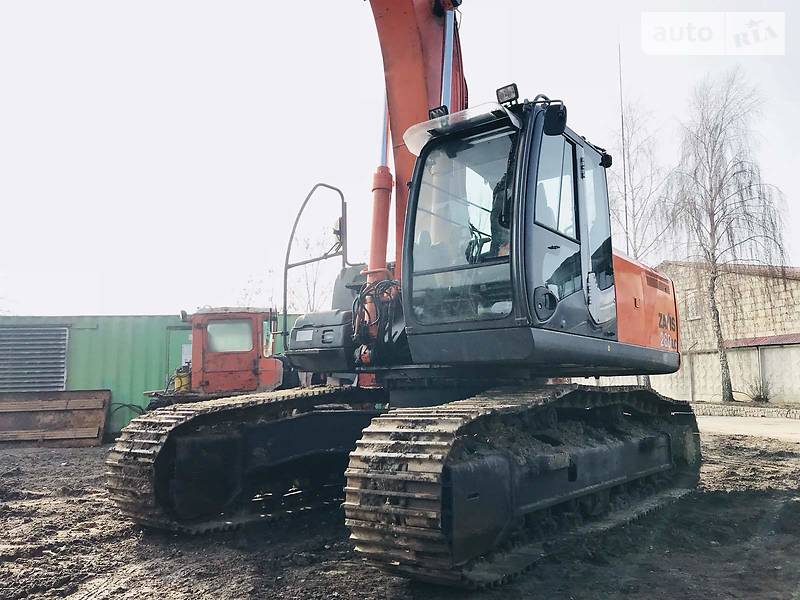 Гусеничный экскаватор Hitachi ZX 2006 в Киеве