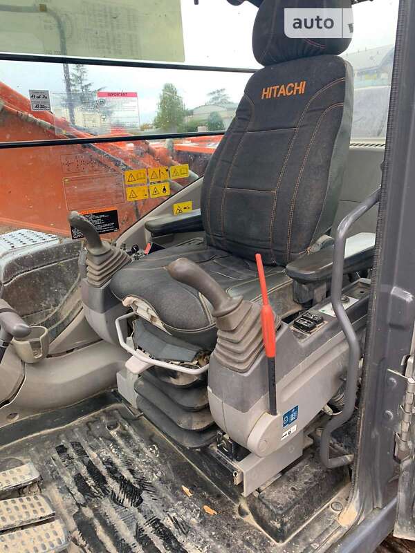 Гусеничный экскаватор Hitachi ZX 2011 в Киеве