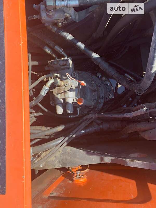 Гусеничный экскаватор Hitachi ZX 2011 в Киеве