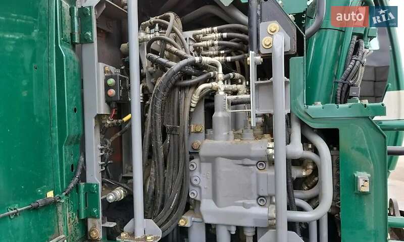 Колісний екскаватор Hitachi ZX 2015 в Києві
