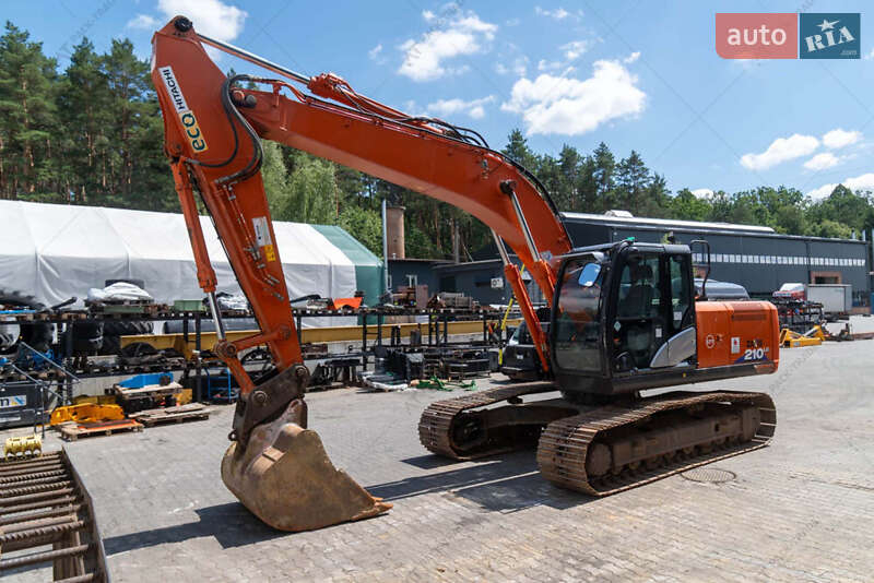 Гусеничный экскаватор Hitachi ZX 2021 в Житомире