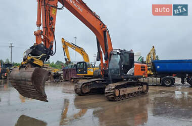 Гусеничный экскаватор Hitachi ZX 2015 в 