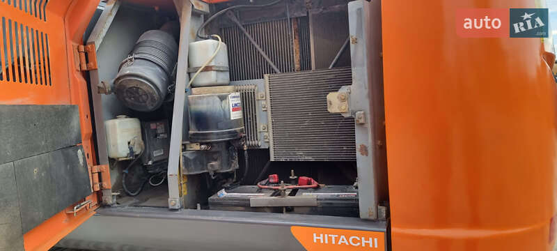 Гусеничный экскаватор Hitachi ZX 2010 в Одессе